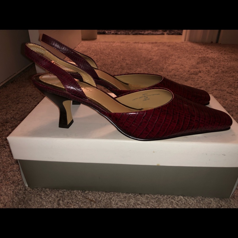 Liz Claiborne | Deep Merlot Iguana Print High Heels